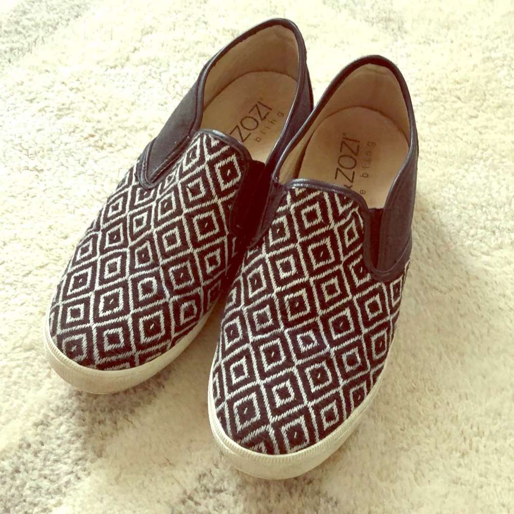 Kim&Zozi Slipons with lift size 9